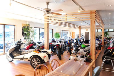 バイク販売店写真